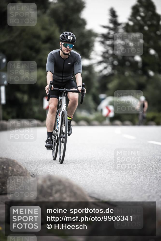 21.06.2026 - 29. Vierlanden-Triathlon H.Heesch http://msf.ph/oto/9906341 21.06.2026 10:24:40 Radfahren 71, 207, 509, 562 meine-sportfotos.de