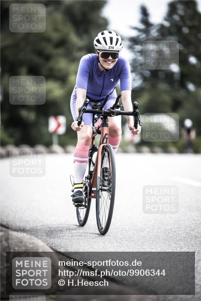 21.06.2026 - 29. Vierlanden-Triathlon H.Heesch http://msf.ph/oto/9906344 21.06.2026 11:41:00 Radfahren 71, 270, 668, 709, 853 meine-sportfotos.de