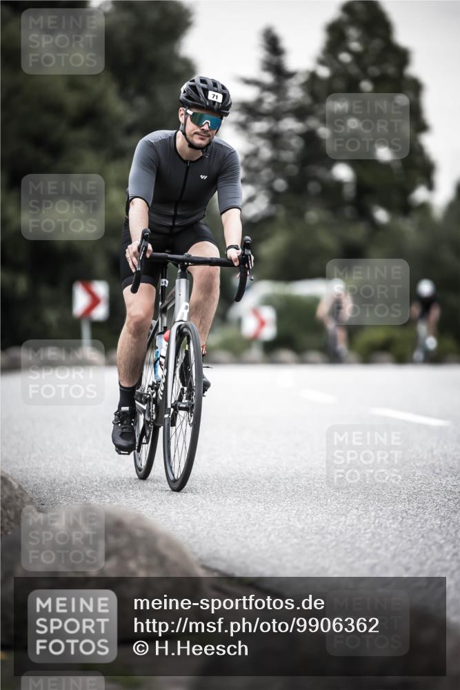 21.06.2026 - 29. Vierlanden-Triathlon H.Heesch http://msf.ph/oto/9906362 21.06.2026 10:24:40 Radfahren 71, 207, 509, 562 meine-sportfotos.de