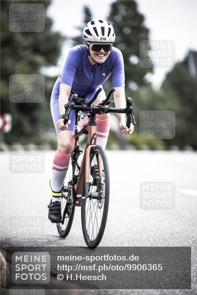 21.06.2026 - 29. Vierlanden-Triathlon H.Heesch http://msf.ph/oto/9906365 21.06.2026 11:41:00 Radfahren 71, 270, 668, 709, 853 meine-sportfotos.de