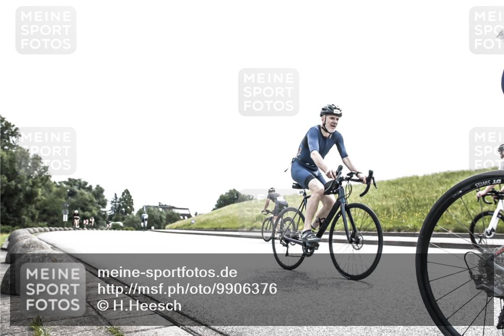 21.06.2026 - 29. Vierlanden-Triathlon H.Heesch http://msf.ph/oto/9906376 21.06.2026 11:32:54 Radfahren 269, 806, 880 meine-sportfotos.de
