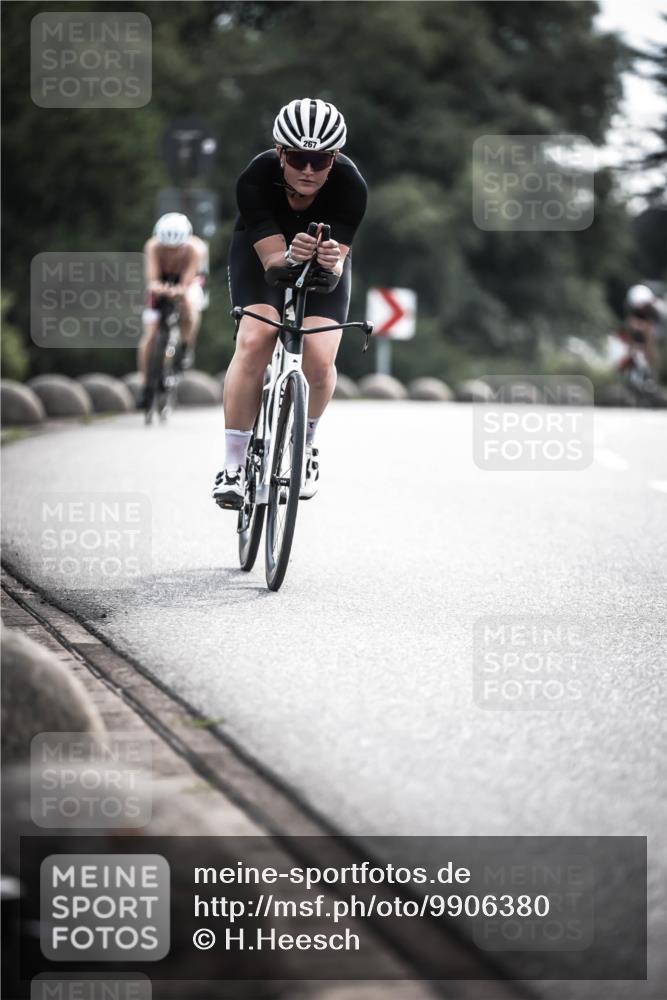 21.06.2026 - 29. Vierlanden-Triathlon H.Heesch http://msf.ph/oto/9906380 21.06.2026 09:19:57 Radfahren 32, 267, 298 meine-sportfotos.de