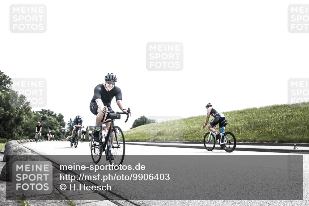 21.06.2026 - 29. Vierlanden-Triathlon H.Heesch http://msf.ph/oto/9906403 21.06.2026 11:33:27 Radfahren 19, 54, 255, 686 meine-sportfotos.de