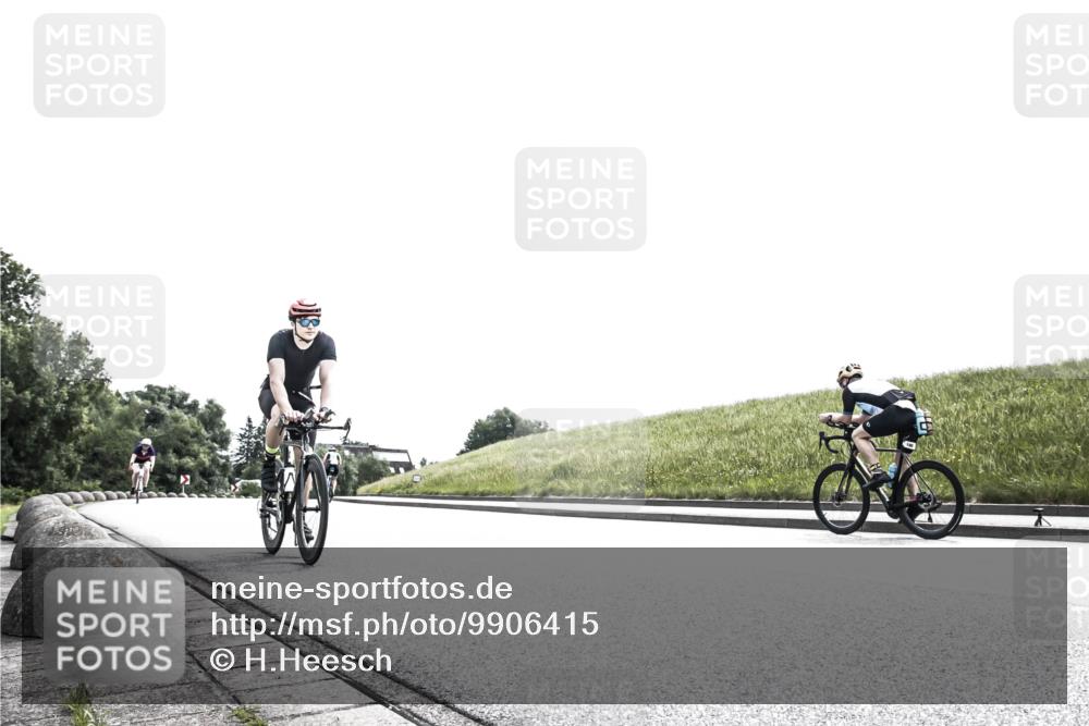21.06.2026 - 29. Vierlanden-Triathlon H.Heesch http://msf.ph/oto/9906415 21.06.2026 11:33:29 Radfahren 19, 54, 255, 686, 894 meine-sportfotos.de