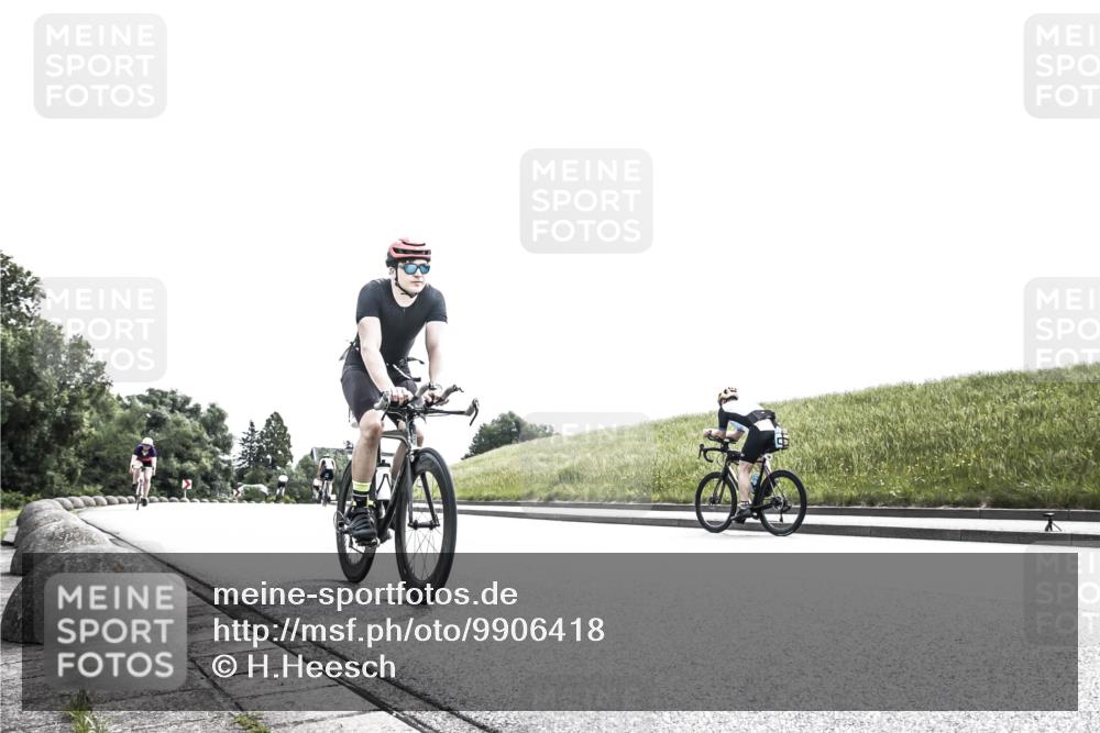 21.06.2026 - 29. Vierlanden-Triathlon H.Heesch http://msf.ph/oto/9906418 21.06.2026 11:33:29 Radfahren 19, 54, 255, 686, 894 meine-sportfotos.de