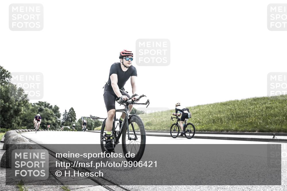 21.06.2026 - 29. Vierlanden-Triathlon H.Heesch http://msf.ph/oto/9906421 21.06.2026 11:33:29 Radfahren 19, 54, 255, 686, 894 meine-sportfotos.de