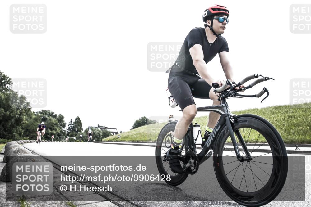 21.06.2026 - 29. Vierlanden-Triathlon H.Heesch http://msf.ph/oto/9906428 21.06.2026 11:33:29 Radfahren 19, 54, 255, 686, 894 meine-sportfotos.de