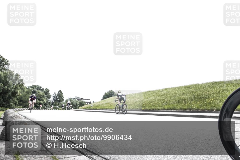 21.06.2026 - 29. Vierlanden-Triathlon H.Heesch http://msf.ph/oto/9906434 21.06.2026 11:33:30 Radfahren 19, 54, 238, 255, 686, 894 meine-sportfotos.de