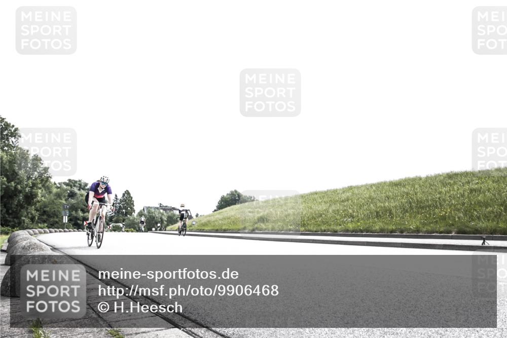 21.06.2026 - 29. Vierlanden-Triathlon H.Heesch http://msf.ph/oto/9906468 21.06.2026 11:33:31 Radfahren 54, 238, 255, 894 meine-sportfotos.de