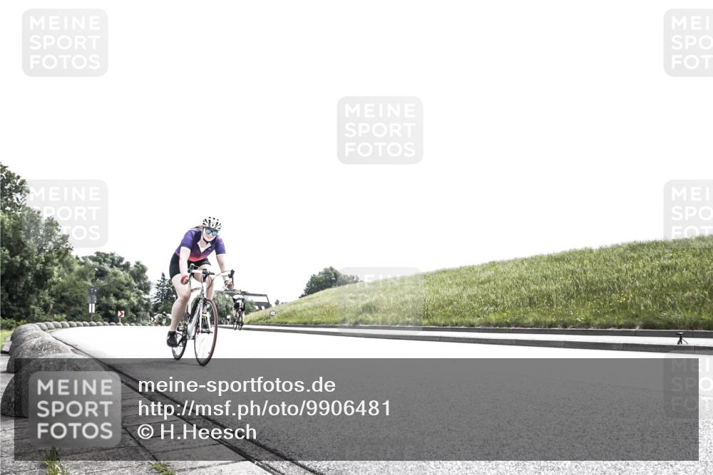21.06.2026 - 29. Vierlanden-Triathlon H.Heesch http://msf.ph/oto/9906481 21.06.2026 11:33:31 Radfahren 54, 238, 255, 894 meine-sportfotos.de