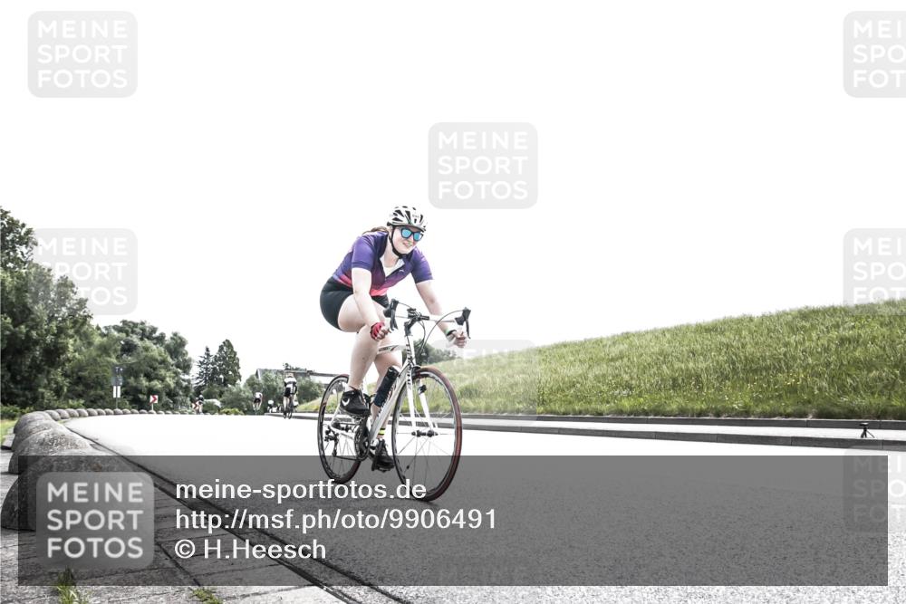 21.06.2026 - 29. Vierlanden-Triathlon H.Heesch http://msf.ph/oto/9906491 21.06.2026 11:33:31 Radfahren 54, 238, 255, 894 meine-sportfotos.de