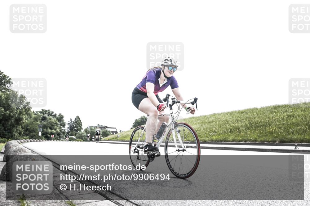 21.06.2026 - 29. Vierlanden-Triathlon H.Heesch http://msf.ph/oto/9906494 21.06.2026 11:33:31 Radfahren 54, 238, 255, 894 meine-sportfotos.de