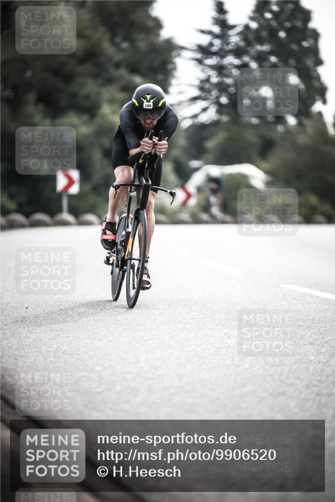 21.06.2026 - 29. Vierlanden-Triathlon H.Heesch http://msf.ph/oto/9906520 21.06.2026 09:20:18 Radfahren 129, 132 meine-sportfotos.de
