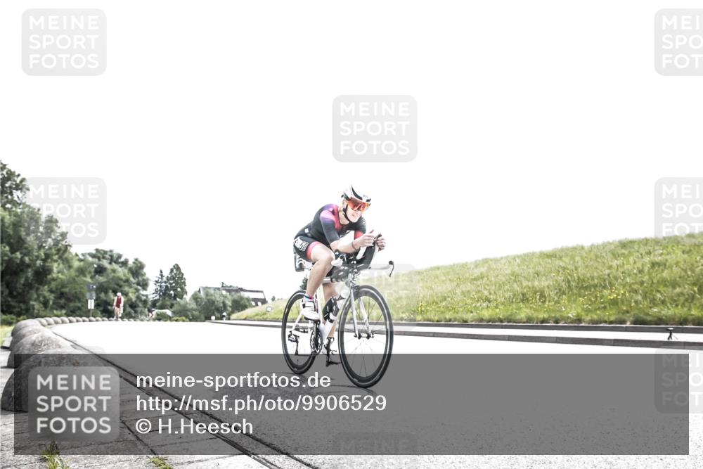 21.06.2026 - 29. Vierlanden-Triathlon H.Heesch http://msf.ph/oto/9906529 21.06.2026 11:34:10 Radfahren 18, 657, 675, 859, 890 meine-sportfotos.de