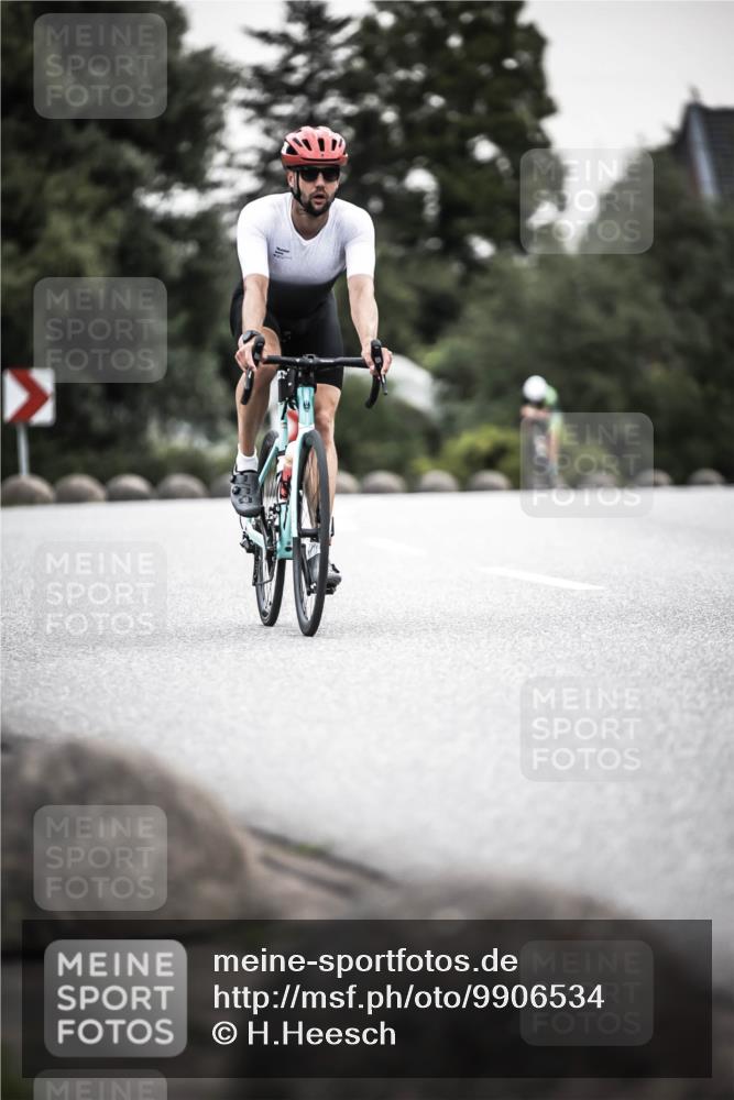 21.06.2026 - 29. Vierlanden-Triathlon H.Heesch http://msf.ph/oto/9906534 21.06.2026 10:24:55 Radfahren 33, 253, 577 meine-sportfotos.de