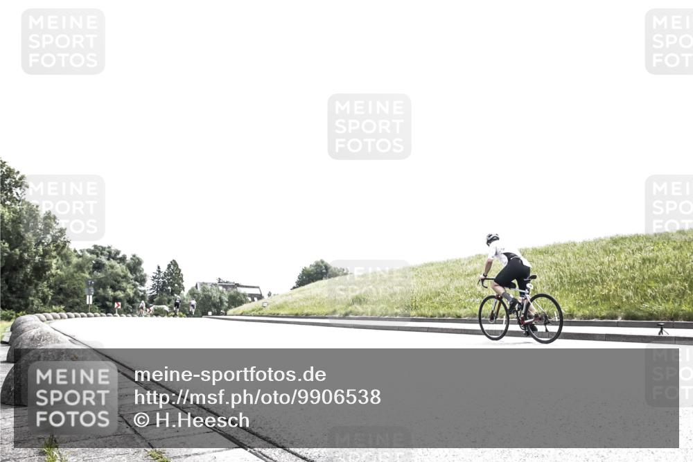 21.06.2026 - 29. Vierlanden-Triathlon H.Heesch http://msf.ph/oto/9906538 21.06.2026 11:34:20 Radfahren 33, 176, 699 meine-sportfotos.de