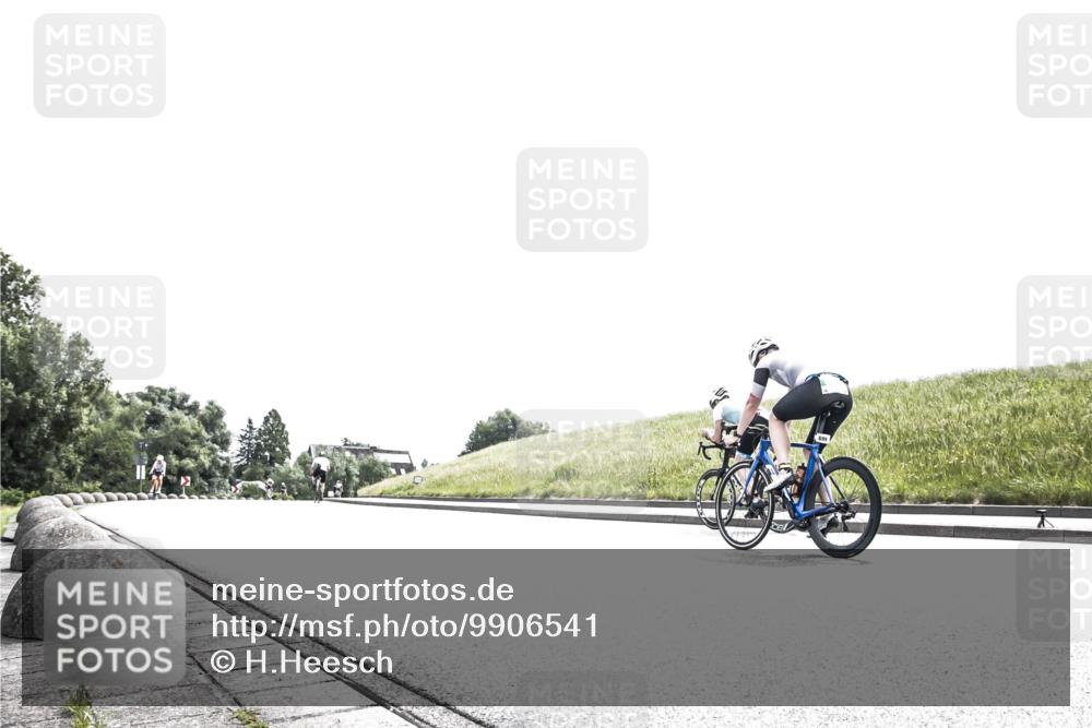 21.06.2026 - 29. Vierlanden-Triathlon H.Heesch http://msf.ph/oto/9906541 21.06.2026 11:34:23 Radfahren 33, 176, 840 meine-sportfotos.de