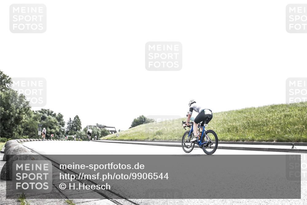 21.06.2026 - 29. Vierlanden-Triathlon H.Heesch http://msf.ph/oto/9906544 21.06.2026 11:34:23 Radfahren 33, 176, 840 meine-sportfotos.de