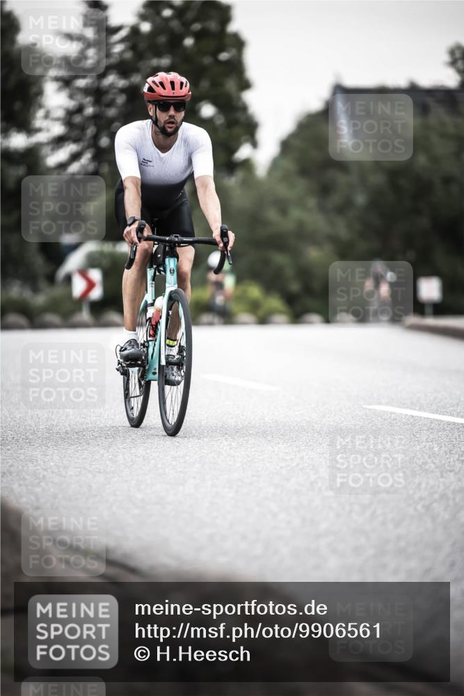 21.06.2026 - 29. Vierlanden-Triathlon H.Heesch http://msf.ph/oto/9906561 21.06.2026 10:24:56 Radfahren 33, 253, 480, 577 meine-sportfotos.de