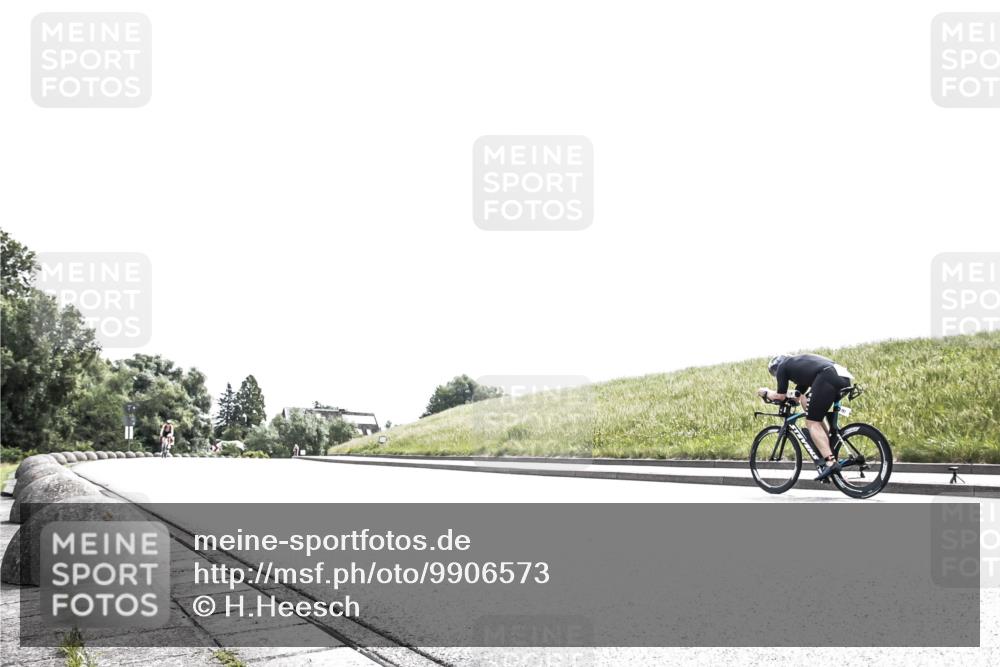 21.06.2026 - 29. Vierlanden-Triathlon H.Heesch http://msf.ph/oto/9906573 21.06.2026 11:35:06 Radfahren 64, 281, 715, 860, 869 meine-sportfotos.de