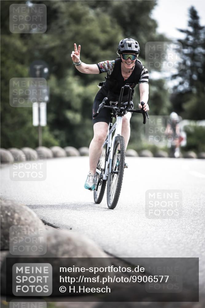 21.06.2026 - 29. Vierlanden-Triathlon H.Heesch http://msf.ph/oto/9906577 21.06.2026 11:41:28 Radfahren 137, 236, 299, 643, 649, 652, 659, 744, 855 meine-sportfotos.de
