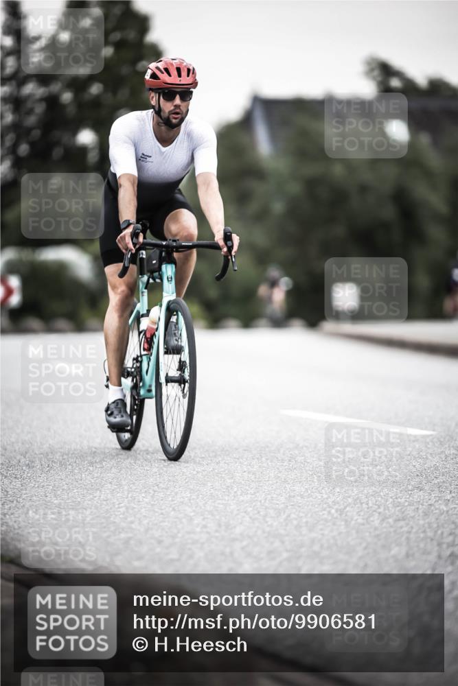 21.06.2026 - 29. Vierlanden-Triathlon H.Heesch http://msf.ph/oto/9906581 21.06.2026 10:24:56 Radfahren 33, 253, 480, 577 meine-sportfotos.de