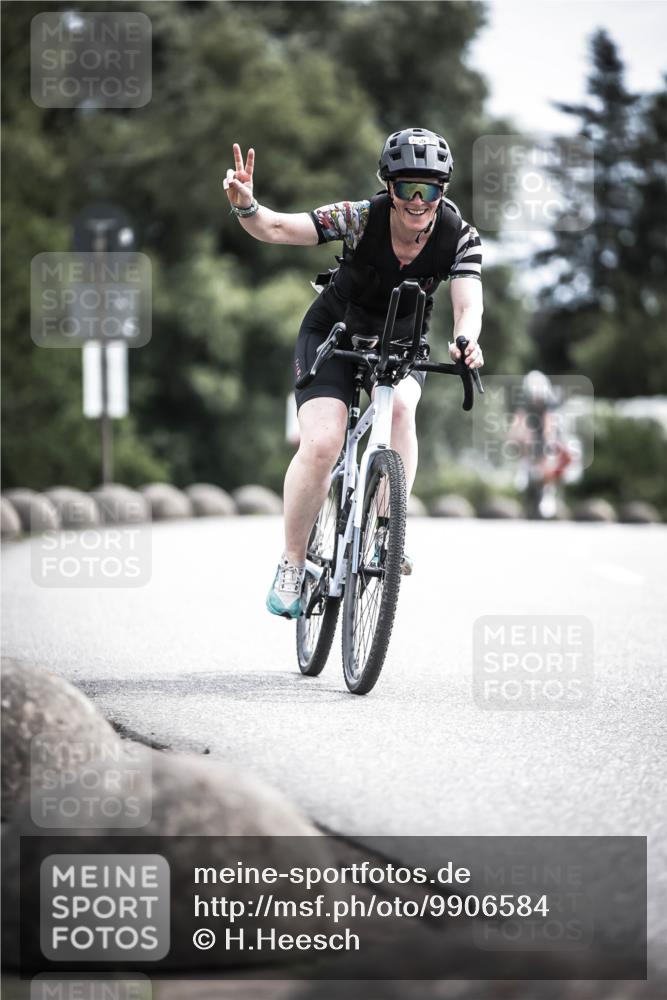 21.06.2026 - 29. Vierlanden-Triathlon H.Heesch http://msf.ph/oto/9906584 21.06.2026 11:41:28 Radfahren 137, 236, 299, 643, 649, 652, 659, 744, 855 meine-sportfotos.de