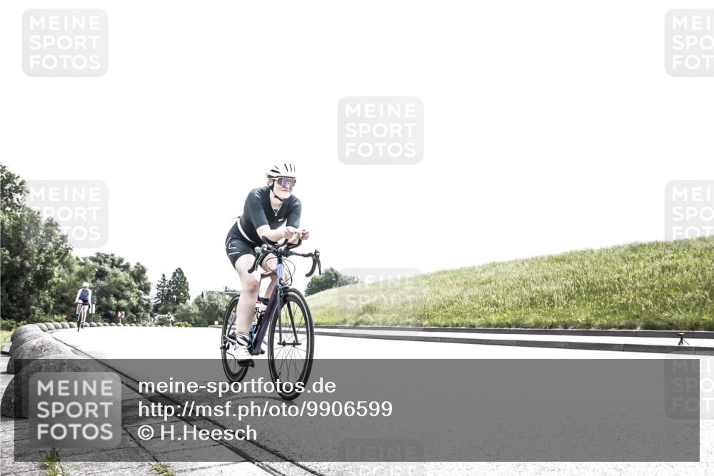 21.06.2026 - 29. Vierlanden-Triathlon H.Heesch http://msf.ph/oto/9906599 21.06.2026 11:35:33 Radfahren 284, 753, 831, 842 meine-sportfotos.de