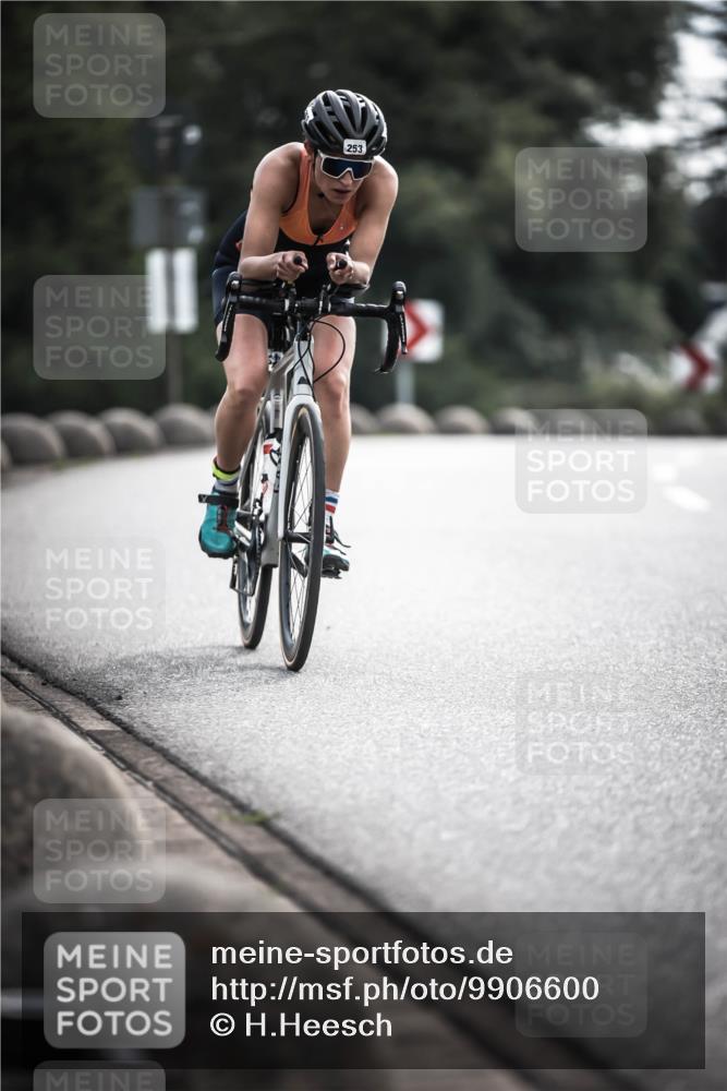 21.06.2026 - 29. Vierlanden-Triathlon H.Heesch http://msf.ph/oto/9906600 21.06.2026 09:20:43 Radfahren 45, 253 meine-sportfotos.de