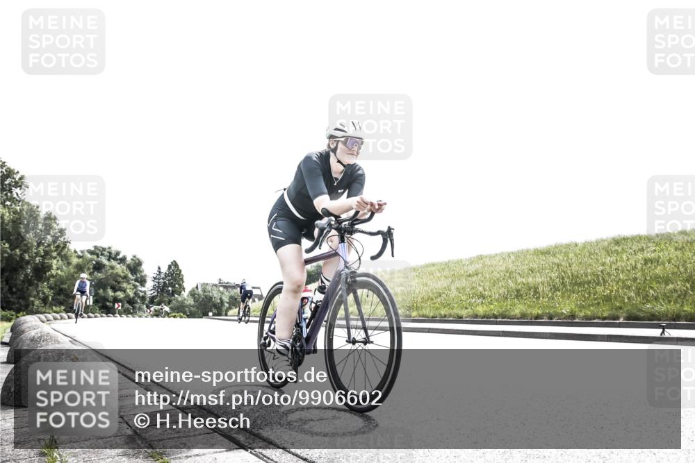 21.06.2026 - 29. Vierlanden-Triathlon H.Heesch http://msf.ph/oto/9906602 21.06.2026 11:35:33 Radfahren 284, 753, 831, 842 meine-sportfotos.de