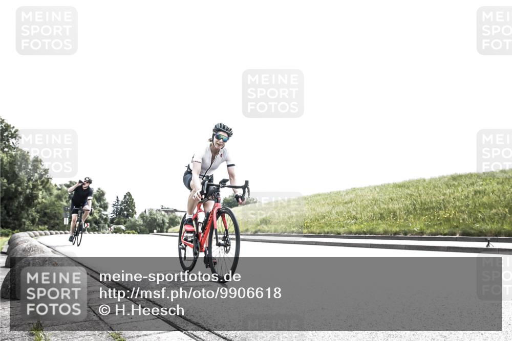 21.06.2026 - 29. Vierlanden-Triathlon H.Heesch http://msf.ph/oto/9906618 21.06.2026 11:35:51 Radfahren 248, 818, 870, 874 meine-sportfotos.de