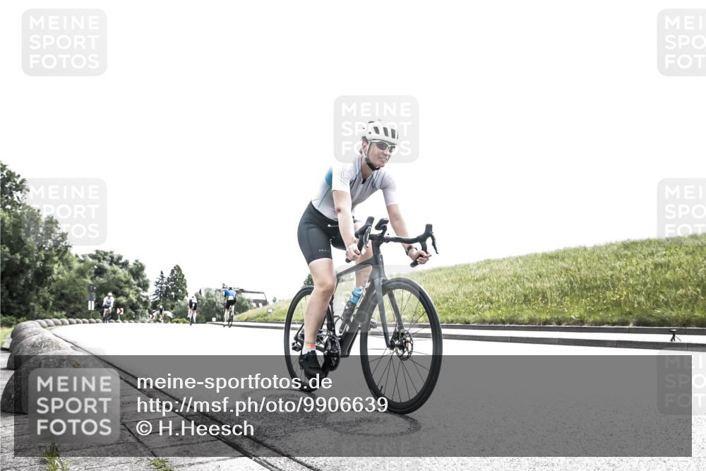 21.06.2026 - 29. Vierlanden-Triathlon H.Heesch http://msf.ph/oto/9906639 21.06.2026 11:36:10 Radfahren 696, 710, 837, 888 meine-sportfotos.de