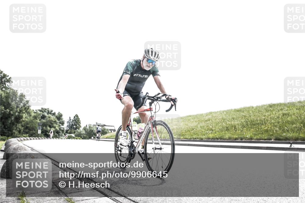 21.06.2026 - 29. Vierlanden-Triathlon H.Heesch http://msf.ph/oto/9906645 21.06.2026 11:36:16 Radfahren 771, 888 meine-sportfotos.de