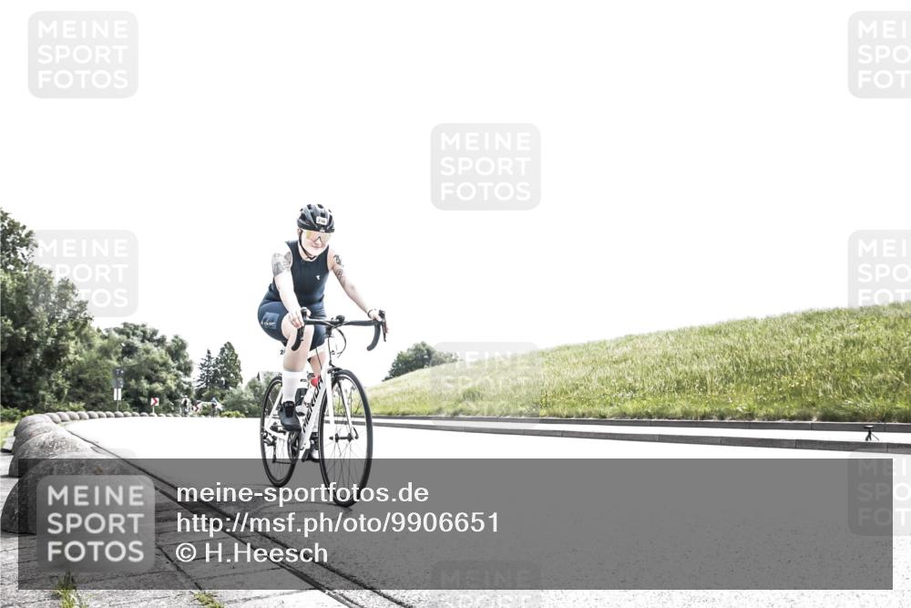 21.06.2026 - 29. Vierlanden-Triathlon H.Heesch http://msf.ph/oto/9906651 21.06.2026 11:36:28 Radfahren 246, 653 meine-sportfotos.de