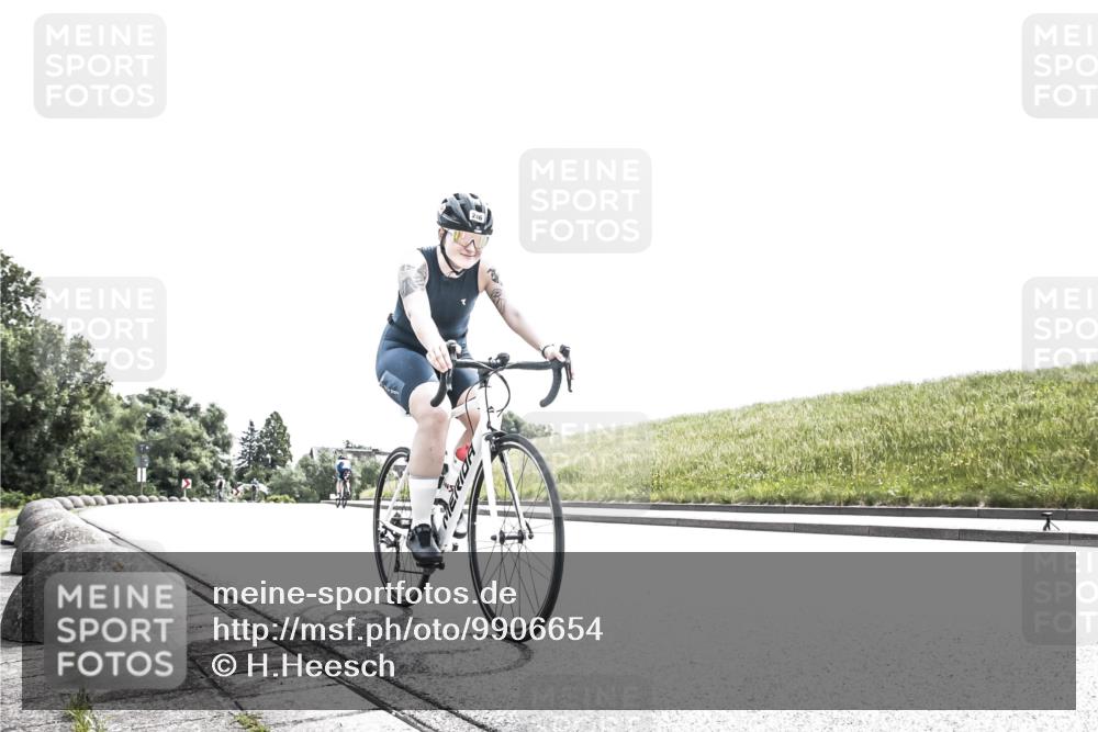 21.06.2026 - 29. Vierlanden-Triathlon H.Heesch http://msf.ph/oto/9906654 21.06.2026 11:36:28 Radfahren 246, 653 meine-sportfotos.de