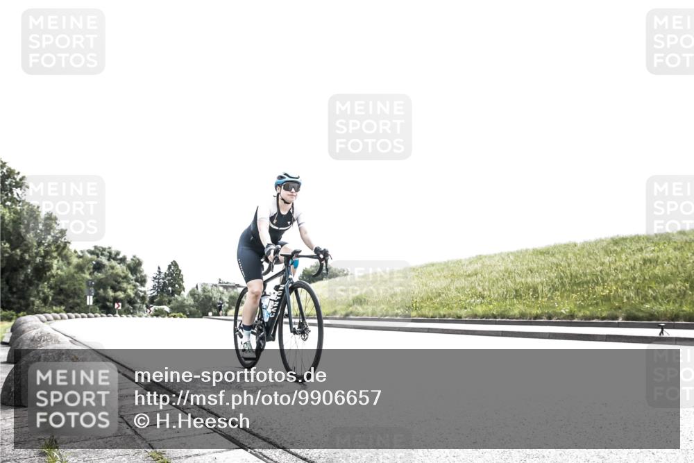 21.06.2026 - 29. Vierlanden-Triathlon H.Heesch http://msf.ph/oto/9906657 21.06.2026 11:36:35 Radfahren 226, 653, 841 meine-sportfotos.de