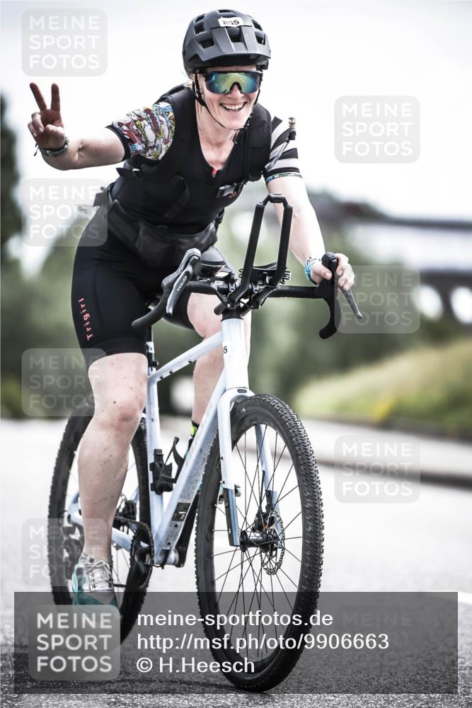 21.06.2026 - 29. Vierlanden-Triathlon H.Heesch http://msf.ph/oto/9906663 21.06.2026 11:41:28 Radfahren 137, 236, 299, 643, 649, 652, 659, 744, 855 meine-sportfotos.de