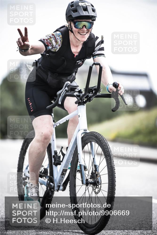 21.06.2026 - 29. Vierlanden-Triathlon H.Heesch http://msf.ph/oto/9906669 21.06.2026 11:41:29 Radfahren 137, 236, 299, 643, 649, 652, 655, 659, 744, 855 meine-sportfotos.de