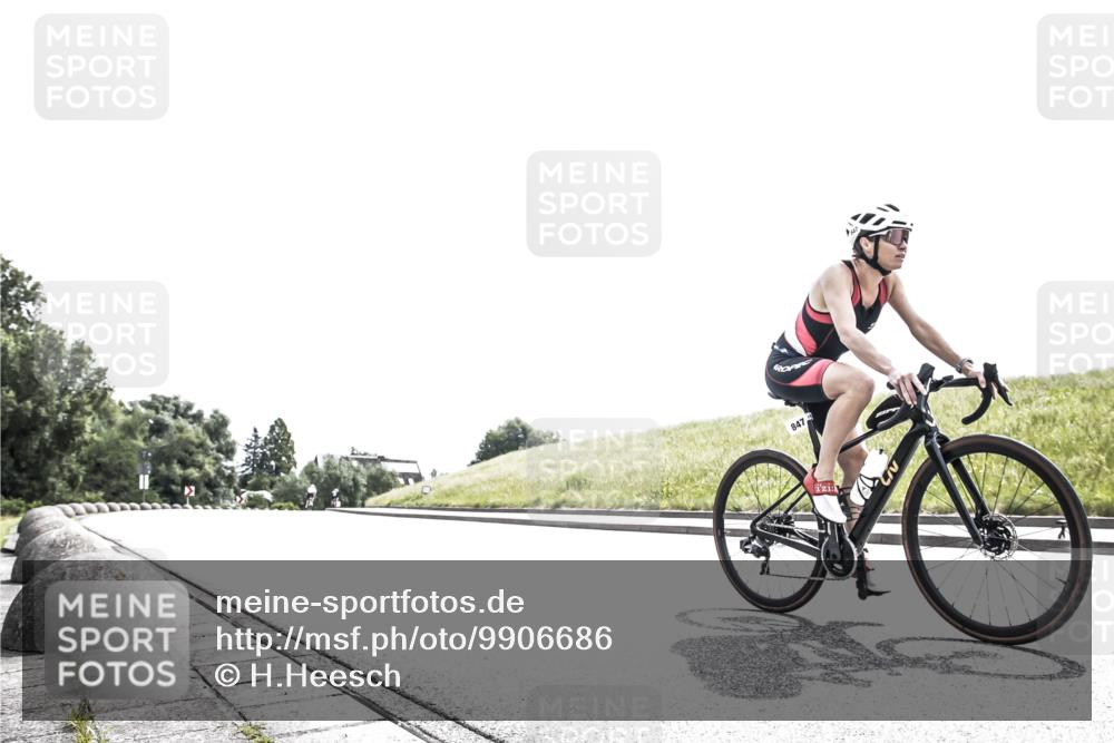 21.06.2026 - 29. Vierlanden-Triathlon H.Heesch http://msf.ph/oto/9906686 21.06.2026 11:37:04 Radfahren 100, 847 meine-sportfotos.de