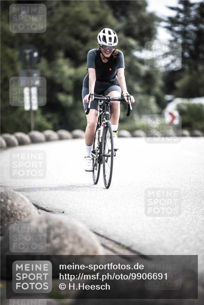 21.06.2026 - 29. Vierlanden-Triathlon H.Heesch http://msf.ph/oto/9906691 21.06.2026 11:41:33 Radfahren 137, 138, 236, 299, 649, 655, 659, 712, 744 meine-sportfotos.de