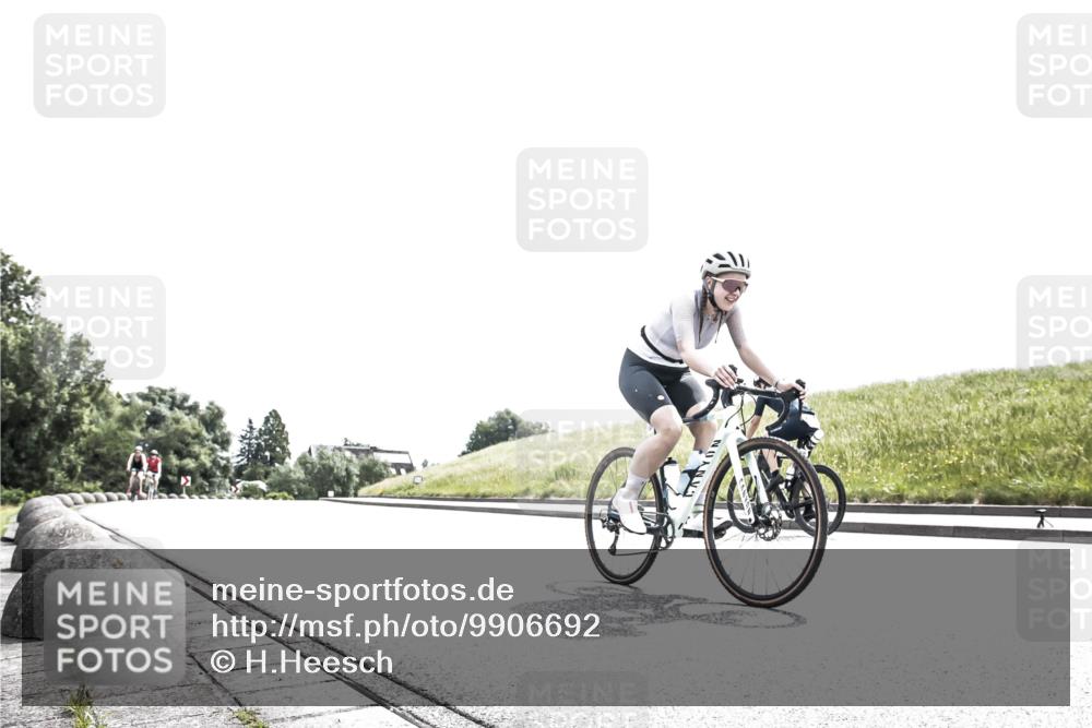 21.06.2026 - 29. Vierlanden-Triathlon H.Heesch http://msf.ph/oto/9906692 21.06.2026 11:37:15 Radfahren 724, 834, 856, 861 meine-sportfotos.de