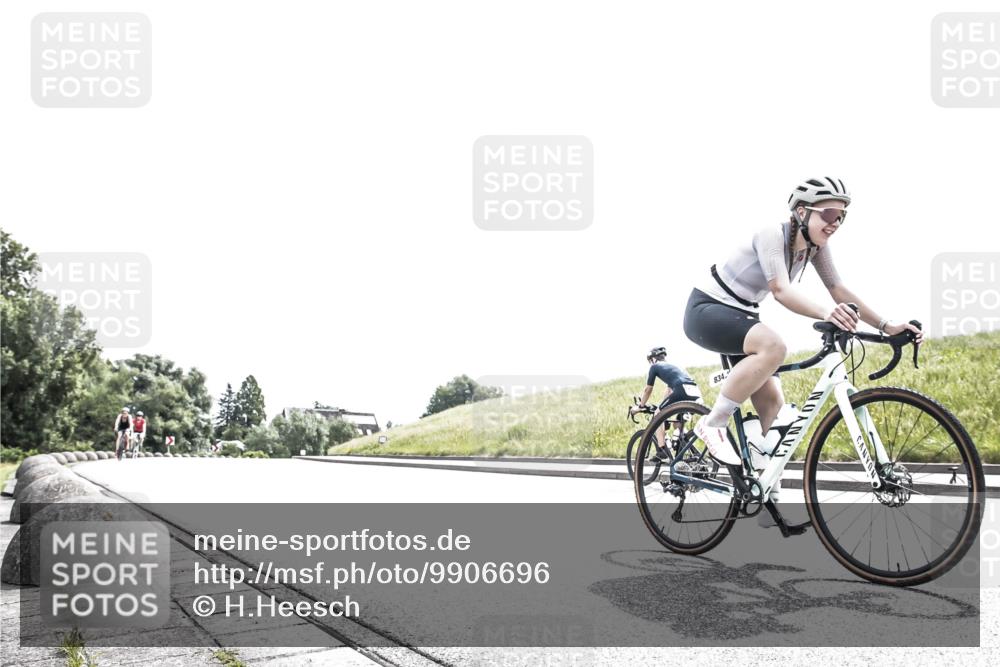 21.06.2026 - 29. Vierlanden-Triathlon H.Heesch http://msf.ph/oto/9906696 21.06.2026 11:37:15 Radfahren 724, 834, 856, 861 meine-sportfotos.de