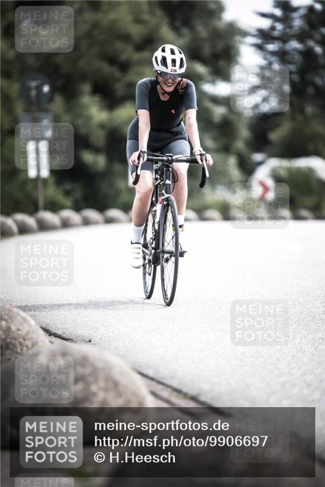 21.06.2026 - 29. Vierlanden-Triathlon H.Heesch http://msf.ph/oto/9906697 21.06.2026 11:41:33 Radfahren 137, 138, 236, 299, 649, 655, 659, 712, 744 meine-sportfotos.de
