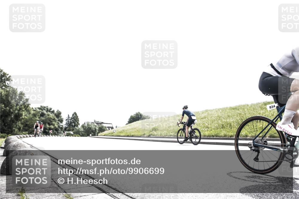 21.06.2026 - 29. Vierlanden-Triathlon H.Heesch http://msf.ph/oto/9906699 21.06.2026 11:37:15 Radfahren 724, 834, 856, 861 meine-sportfotos.de