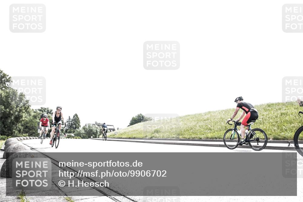 21.06.2026 - 29. Vierlanden-Triathlon H.Heesch http://msf.ph/oto/9906702 21.06.2026 11:37:17 Radfahren 834, 856, 861 meine-sportfotos.de