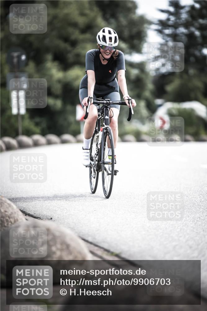 21.06.2026 - 29. Vierlanden-Triathlon H.Heesch http://msf.ph/oto/9906703 21.06.2026 11:41:33 Radfahren 137, 138, 236, 299, 649, 655, 659, 712, 744 meine-sportfotos.de