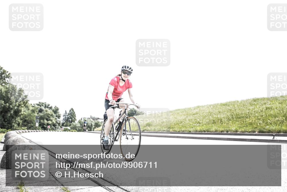 21.06.2026 - 29. Vierlanden-Triathlon H.Heesch http://msf.ph/oto/9906711 21.06.2026 11:37:18 Radfahren 834, 856, 861 meine-sportfotos.de