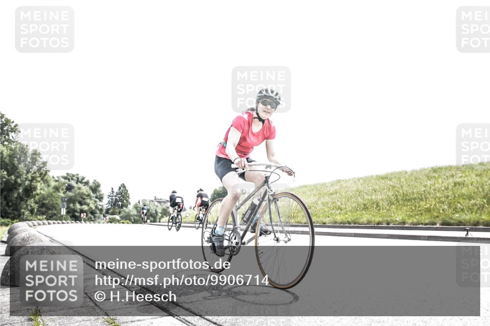 21.06.2026 - 29. Vierlanden-Triathlon H.Heesch http://msf.ph/oto/9906714 21.06.2026 11:37:18 Radfahren 834, 856, 861 meine-sportfotos.de