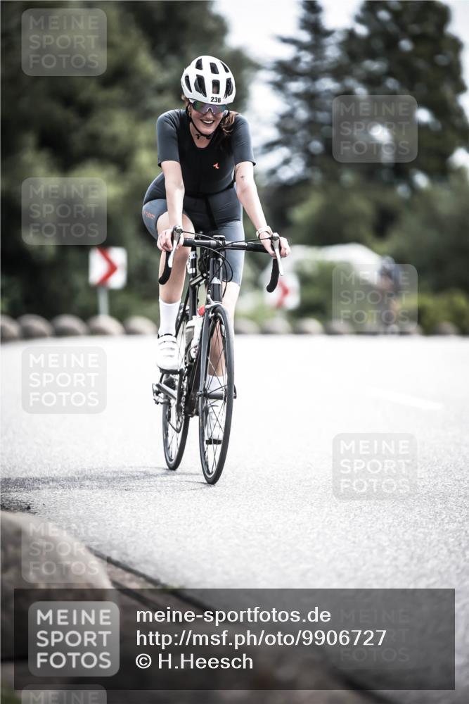 21.06.2026 - 29. Vierlanden-Triathlon H.Heesch http://msf.ph/oto/9906727 21.06.2026 11:41:34 Radfahren 137, 138, 236, 299, 649, 655, 659, 712, 744 meine-sportfotos.de