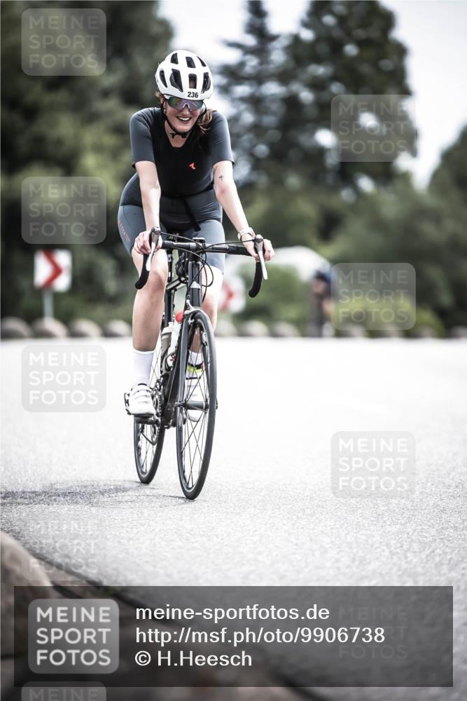 21.06.2026 - 29. Vierlanden-Triathlon H.Heesch http://msf.ph/oto/9906738 21.06.2026 11:41:34 Radfahren 137, 138, 236, 299, 649, 655, 659, 712, 744 meine-sportfotos.de